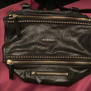 GIVENCHY PANDORA MEDIUM WITH GOLD STUDS